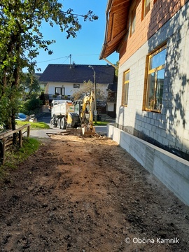 Zagorica nad Kamnikom - novo asfaltirani odsek ceste (1)